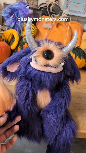 I MADE A NEW MONSTER PATTERN!!! 😁 it took me so long oh my god 😅 In the future, when people ask why I don't make more and/or different patterns (aside from adding stuff to spiders, which is pretty much my favorite), I will point to this sweet buddy as my example! 🤣😭 I just spent 2 1/2 days, ten hour days, at that, working on Curtis. This is because, while making plushies from my own patterns is pretty much my job description (I'M A PROFESSIONAL PLUSHY MAKER PEEPS LIFE IS CRAZY), I am not act