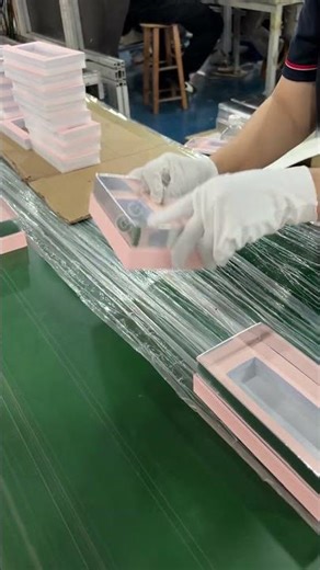 We are the source factory for the production of gift boxes.