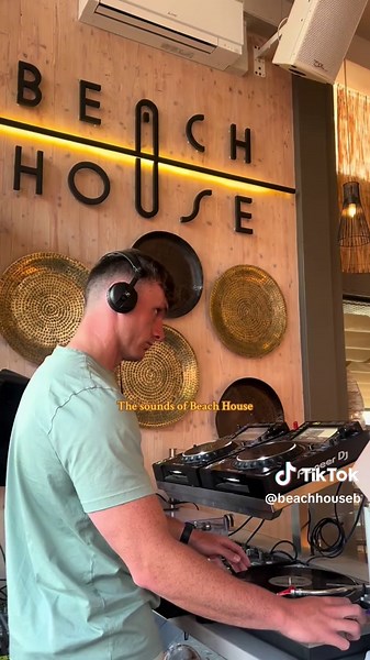 Experience Live Music at Beach House Blackpool