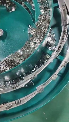 Vibratory bowl sorting machine