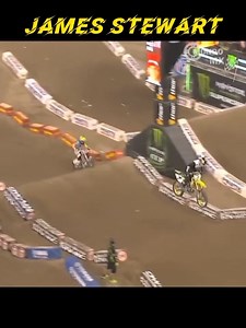 1.8M views · 44K reactions | Quando c’era l’uomo più veloce al mondo nel Supercross! Al link la TF 450 RC: https://www.mxbars.net/2024/10/03/triumph-presenta-la-nuova-tf-450-rc-realizzata-con-ricky-carmichael/ | MxBars.net | Facebook
