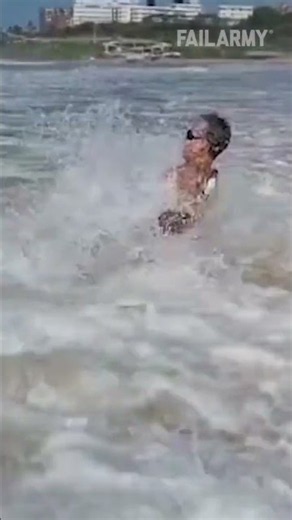 High tide, low chair #funny #fails #beach #meme #travel