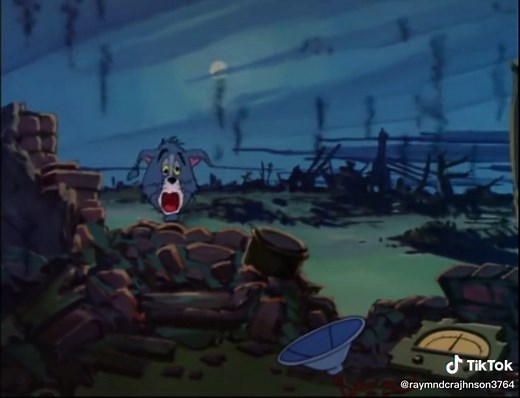 Tom Explodes House Kicking Out White Mouse | Tom and Jerry Clips