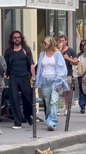 Heidi Klum and hubby Tom Kaulitz took their love to the streets — the stylish pair were seen strolling hand-in-hand through the City of Love. (🎥: MEGA) | Wonderwall