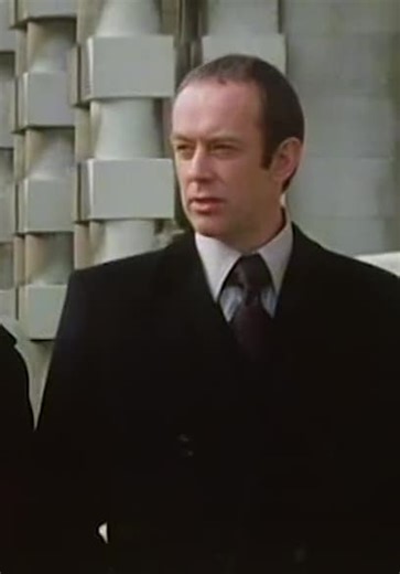 Watch The Sandbaggers S02:E02