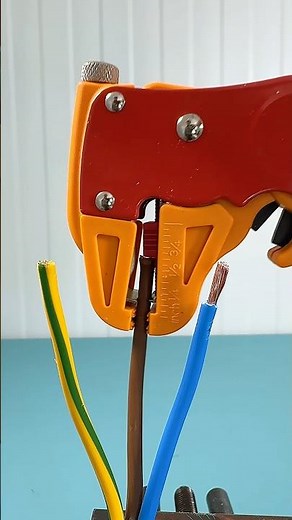 Electrician’s Favorite Wire Stripping Tool #diy #tips #electrician #ideas