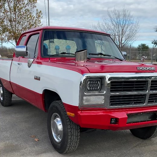 12v_korbin (@12v_korbin)’s videos with original sound - xoxo gossip girl