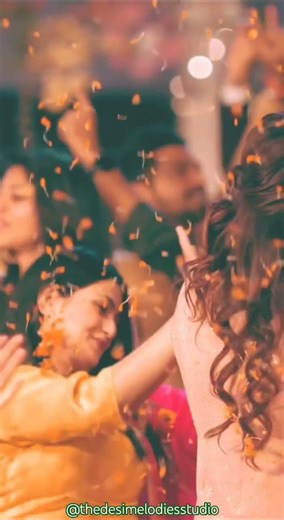 Kehndi Kine Ku Tusi Karde, Kudi Pyar Da Saboot Mangdi #Mankirat Aulakh #trendingshorts #punjabisongs