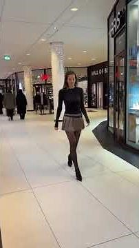 How to Style a Pleated Plaid Skirt with Tights | Chic Winter Fashion