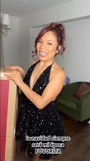 What color did you decorate your pine tree? ♥️😍