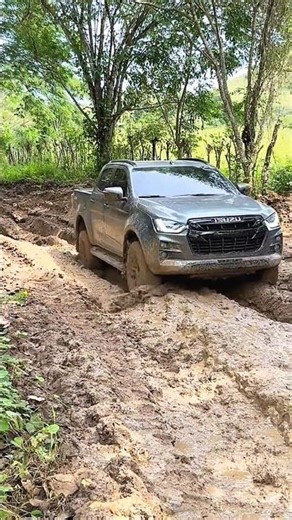 isuzu D-Max Off-Road: 4x4 Adventure Awaits #4x4 #offroad #toyota #isuzu #isuzudmax #dieseloffroad4x4