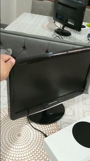 Como reaproveitar o seu monitor antigo . VGA.