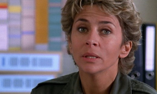 Une femme d'honneur - S05 E03 - Portrait d'un tueur | TF1+