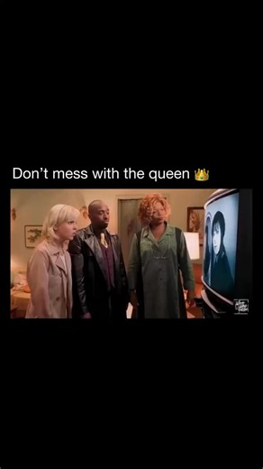 MEMES on Instagram: "Follow (us) @MEME.IG for more funny memes! ✅ 😂 Scary Movie is a 2000 comedy film that parodies popular horror and thriller movies. Directed by Keenen Ivory Wayans, it was written by the Wayans brothers and became known for its over-the-top humor, crude jokes, and ridiculous takes on classic horror scenes. The story follows a group of teenagers who accidentally kill a man and hide his body, only to be stalked by a masked killer a year later. It mainly spoofs movies like Scre