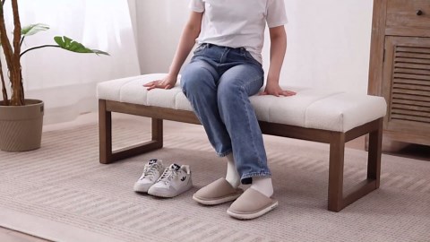 52.7" Bedroom Bench for End of Bed, Modern Upholstered Teddy Fabric Entryway Bench & Dining Bench, Footrest Stool Bench with Solid Wood Frame for Bedroom, Living Room (Beige)