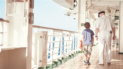How easy is it to fall overboard on a cruise ship? How can you survive? Emergency tips