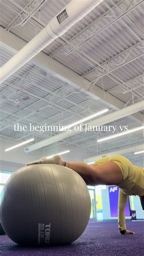 girl these are so hard to do…..but little by little getting there….core strength is primal🦢🩰🙂‍↕️ #calesthenicsbeginner #gymgirly #handstand #gymmotivation #latina