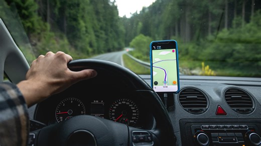 Peut-on utiliser le GPS de son smartphone au volant ?