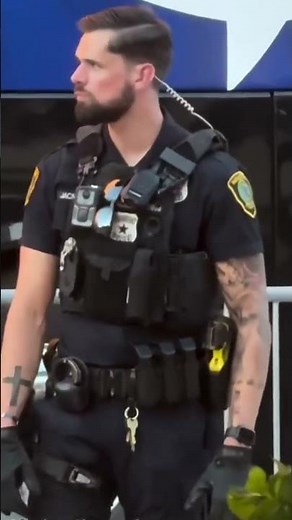 The most handsome cop I've ever seen