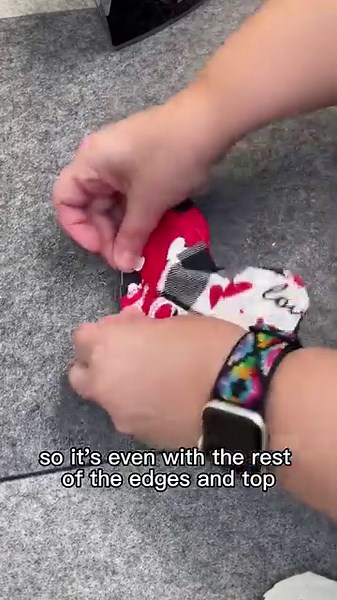 Here is a fun and quick project to make one (or a dozen) mug rugs for your valentine(s)! | Singer North America