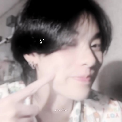 wave was so smooth for that and not fifa getting flustered??? 😭 #wavefifa #waavetnp #fifa_th #domunditv #dmdfriendship clips cr : ying_yingsawa | wave thanaphat fifa thanut wavefifa dmd friendship season 3 down juicy juicy edit