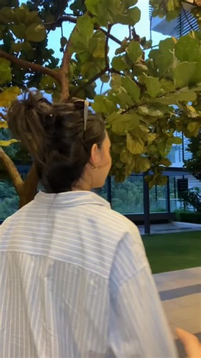 Naim Maisarah Patrah on Instagram: "Hey guys! Shout out Concert Melodi Malam 🎶 Bersama Juicy Luicy & Diskoria 📍 Dewan KDCA Penampang 🗓 17 January 2026 Tiket sudah dijual! Cara beli? Tekan link Sembangkari Ent (nanti boleh edit masuk IG link bio sembangkari.ent) And don’t miss out— Another concert Mangu di Bawah Bayu 🌙 Bersama Ari Lesmana 📍 SICC Kota Kinabalu 🗓 06 February 2026 Tiket juga dah on sale, sama macam tadi 👆 Jumpa kamu di sana! 💋 @sembangkarientertainment"