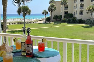 Destin Vacation Rental | Beachside @ Silver Dunes! Steps 2 Beach/Pool/Tennis/Pickleball/Grills/GreenSpace/Beach Rental Svc | Silver Dunes | Condo Rental