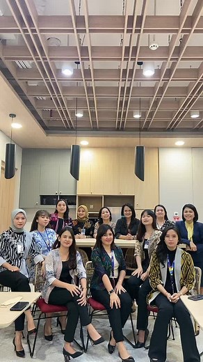 Exciting Hand-Clapping Game for Group Fun