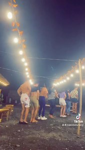 AYYY NALENTEKAN NA ANG MGA STAFF NG MESES CAFE! HAPPY FRIDAY MGA MESES! SEE YOU AGAIN TOMORROW SA ATING SATURDAY NIGHT. MUCH LOVE! 💛 | Meses Vlogs 2.0