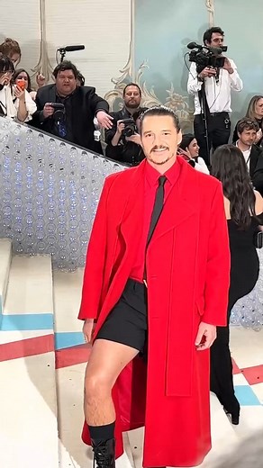 Daddy? Sorry. Daddy? Sorry. Daddy? It's Pedro Pascal at the #MetGala. 😍 | E! News