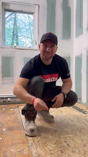 How to Self Level a Room. #construction #homerenovation #renovation #DIY #realestate #design #entrepreneur #tools #remodel #interiordesign #carpentry #woodworking | WINNI Design