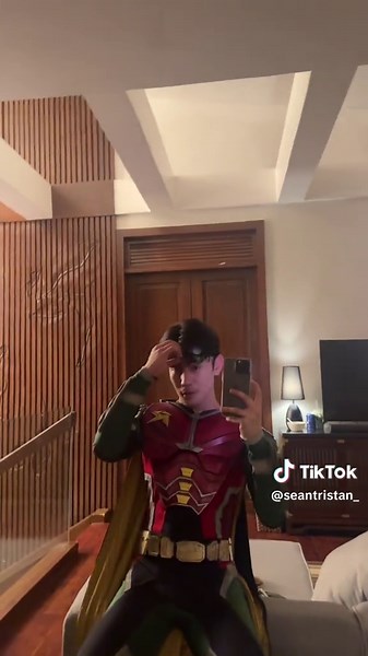 robin tiktoks incoming | Transitions