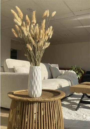 Du matin au soir, il s’adapte à vos envies ✨ Le canapé convertible Manhattan allie design chic en velours et couchage confortable — idéal pour recevoir ou se détendre 💛🛏️ Un intérieur qui vit au rythme de vos journées et de vos nuits. 🌞🌙 #CanapéConvertible #Velours #Design #Décor #Intérieur