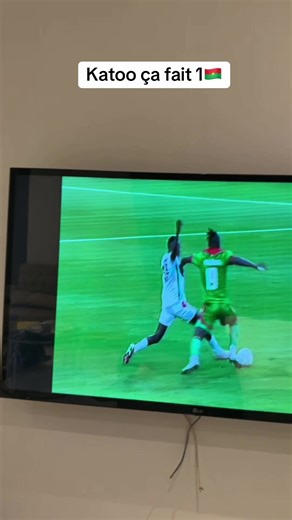 Vidéos de Floby KERE 2.2.6 (@flobykere) avec Laughing - Gianluca Marino