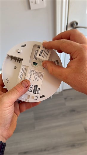 eFIXX on Instagram: "Fire In The Garage, How Would You Know? 🔥 What happens when a smoke alarm isn’t the right choice? Friend of the show Alan is a keen angler, but he keeps leaving his bait boiling on the stove — nearly smoking out the garage. His wife Sue had enough, so we swapped smoke for heat detection. Here’s why: garages are full of dust, insects, and fumes that can cause constant false alarms. A heat detector reacts to rising temperature instead of particles, making it perfect for trick