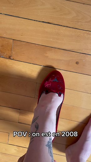 Moi à chaque fois que cette chanson joue #coeurdepirate #commedesenfants #foryoupage #pourtoi #2008