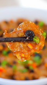 Steamed Spare Ribs with Black Bean Sauce! #dimsum #chineserecipe #spareribs #blackbeansauce #chinesefood #dimsumrecipe #porkbelly Written Recipe: https://cicili.tv/steamed-spare-ribs/ Recipe Serving: 4 Prep time: 25 minutes Cook time: 20 minutes For the spare ribs: 2 pounds spare ribs 4 cups water 1 tablespoon of rice vinegar For the sauce: 1 tablespoon fermented black beans 1 teaspoon ginger, minced 6 cloves garlic, minced 2 tablespoons oil 1 tablespoon soy sauce 1 tablespoon of dark soy sauce 