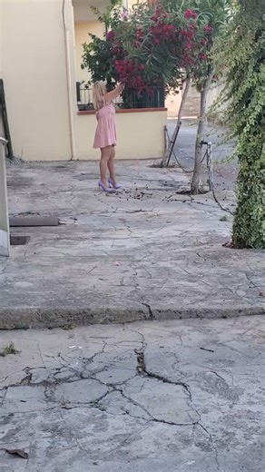 Carleen Ceraldi on Instagram: "prendersi il tempo di annusare i fiori #over50styleinfluencer #over50andfit #over50style #over50andfabulous #italygirl #canadianchick #bluezonelifestyle #goddess #wearwhatyoulove #italy #scalea #calabria #model #modela #fashion #fashionista #FashionistaStyle #modellife #queenofhearts #magical #butterfly"