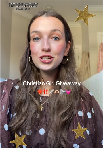 ITS TIIIIMEEEE!!! For my 9th Christian girl giveaway which is so crazy to say!! Please watch the video for details on how to enter. Love you guys so much!!! prayer journaling has changed my life and I want it to change yours too. Thank you @WristWords for contributing to the this giveaway!!! #prayerjournaling #biblestudy #christiangirl #giveaway