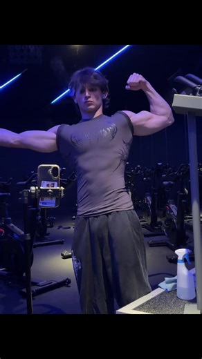 Still a peak song. FOLLWO FOLLOW | code cal @Breathedivinity #fyp #gym #gymmotivation #aesthetic