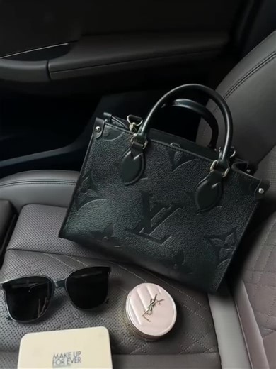 Elua (@eluafour)’s videos with Last Christmas - Ruby Bauer