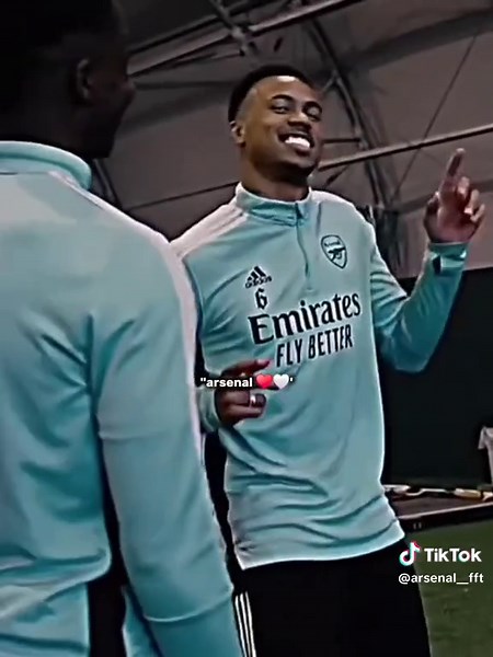 ‏arsenal copy #foryou #familyarsenal❤️ #arsenal #views #fyp