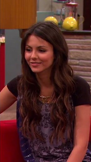 these Victorious bloopers are UNREAL 😂