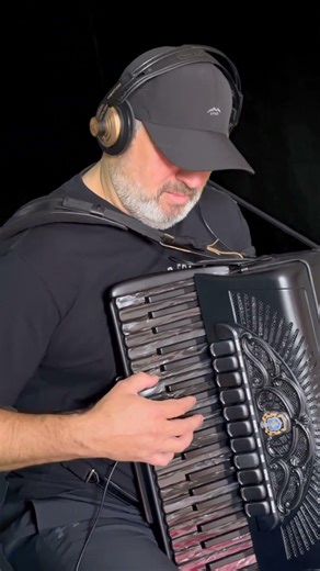 1 Vert Midnight Accordion Tango | Original Music by Radu Zaplitnii 🇲🇩