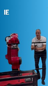 This is the future of robot manufacturing versus human manufacturing. 🎥 industrial_robot_jack / IG | Interesting Engineering