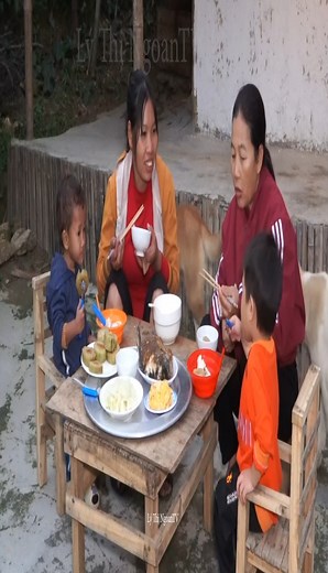 perch, snakehead fish, simple ways to catch fish - prepare fish dishes to eat with foster mother | Delicious Cooking