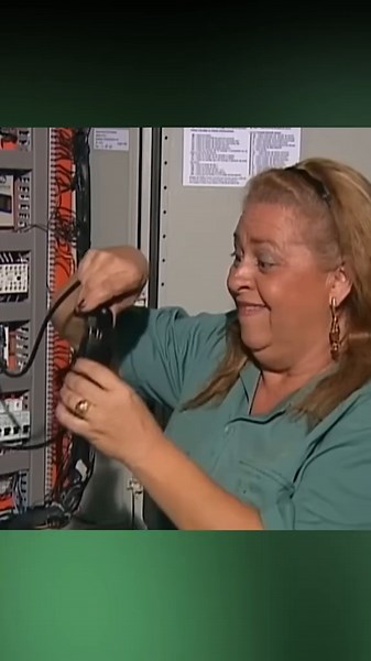 Hilarious Elevator Prank That Will Scare Your Friends