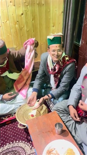 Aisa kyu ????? Paise do tab hi pani milega hath dhone ke liye #trending #viral #shortvideo #shorts