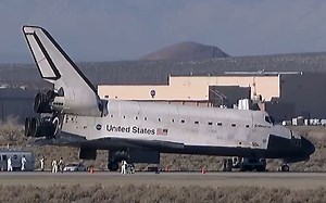 STS-126奋进号航天飞机在美国国家航空航天局AFRC德莱登飞行基地着陆和返回