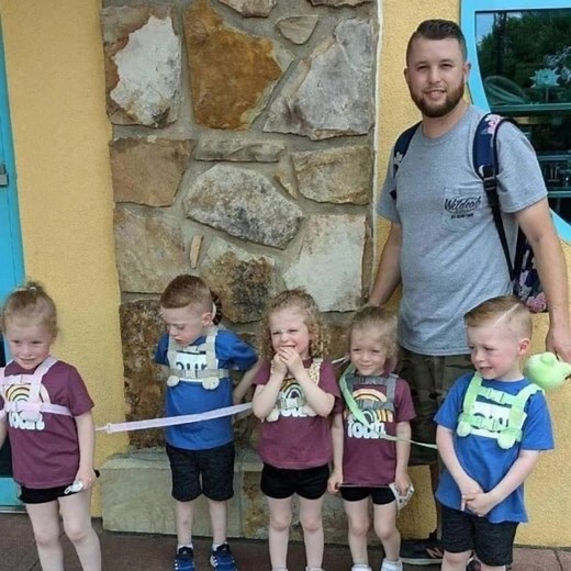 Dad gets massively shamed for putting leashes on his 5-year-old quintuplets. Read more below 👇 | Life Stories
